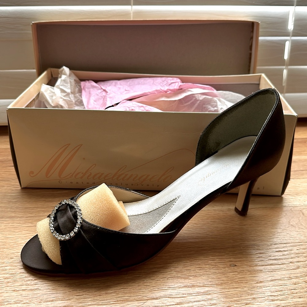 Marissa Michelangelo heels, brown.